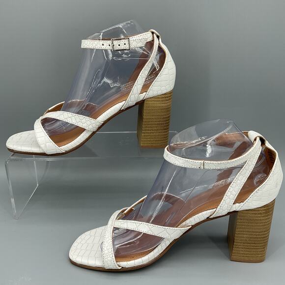 NEW Crevo Women’s Kaitlyn Snake Print Block Heels White Size 9 - Picture 2 of 10